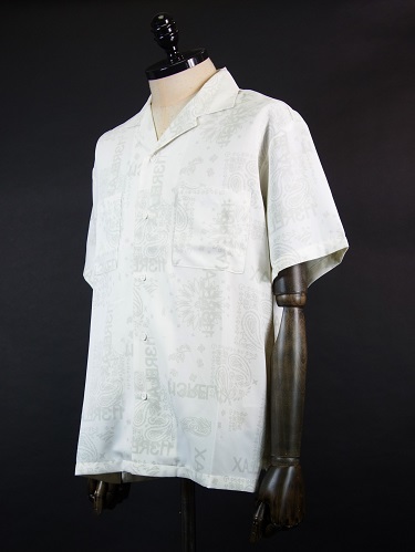 1PIU1UGUALE3 RELAX (ウノピュウノウグァーレトレリラックス)　ペイズリー柄オープンカラーシャツ(白)　USH-23027