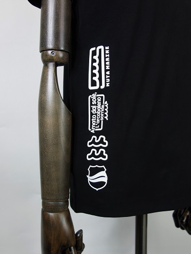 mutaMARINE　(ムータマリン)　サイドロゴTシャツ(黒)　MMAX-434331-BK